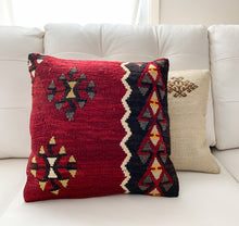 Maroon Kilim Pillowcase - Naqsha